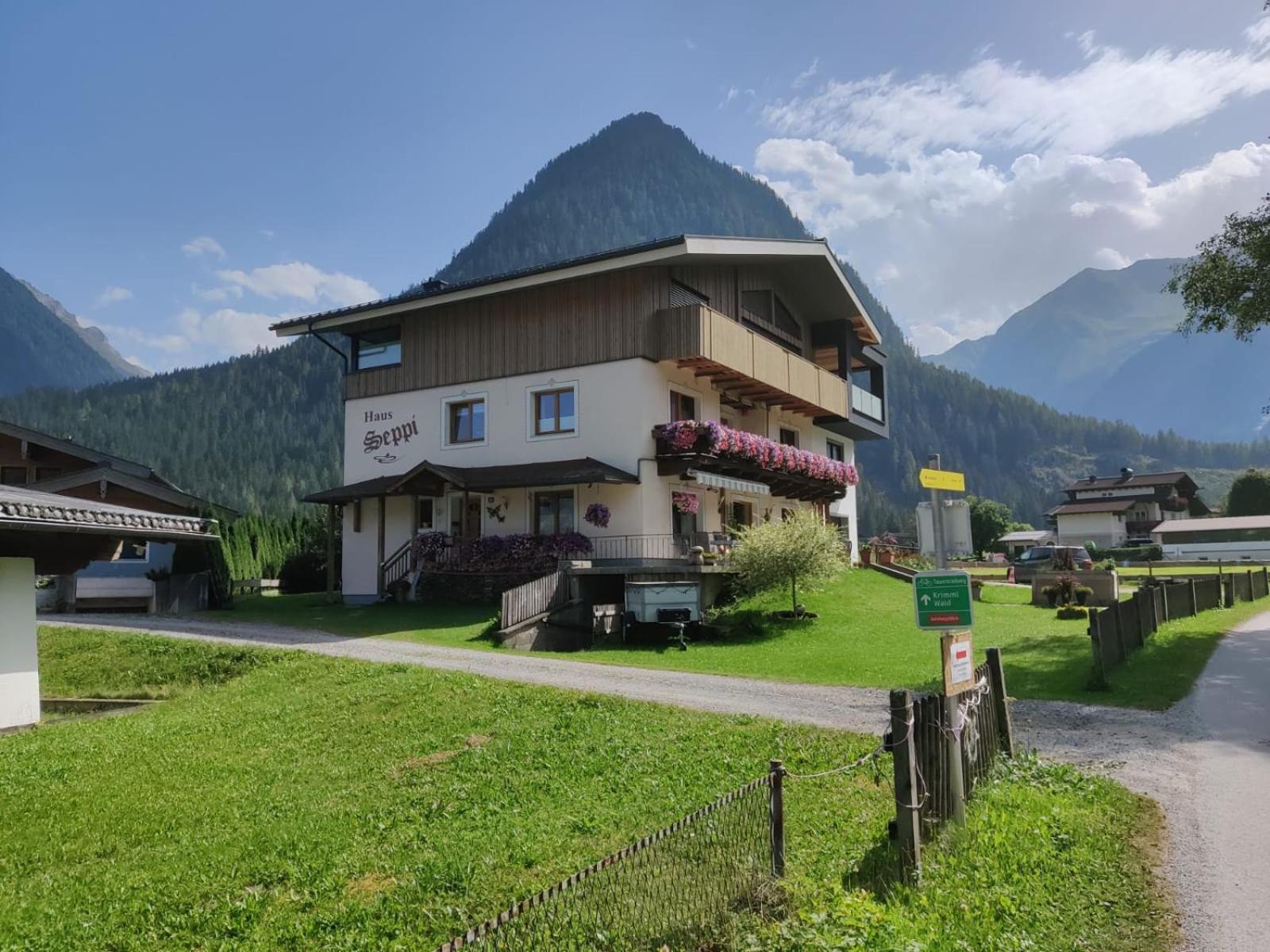 Отель Haus Seppi Нойкирхен-ам-Гросфенедигер Экстерьер фото